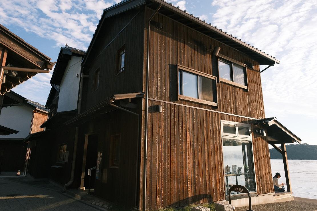 INE cafe由舟屋改建而成