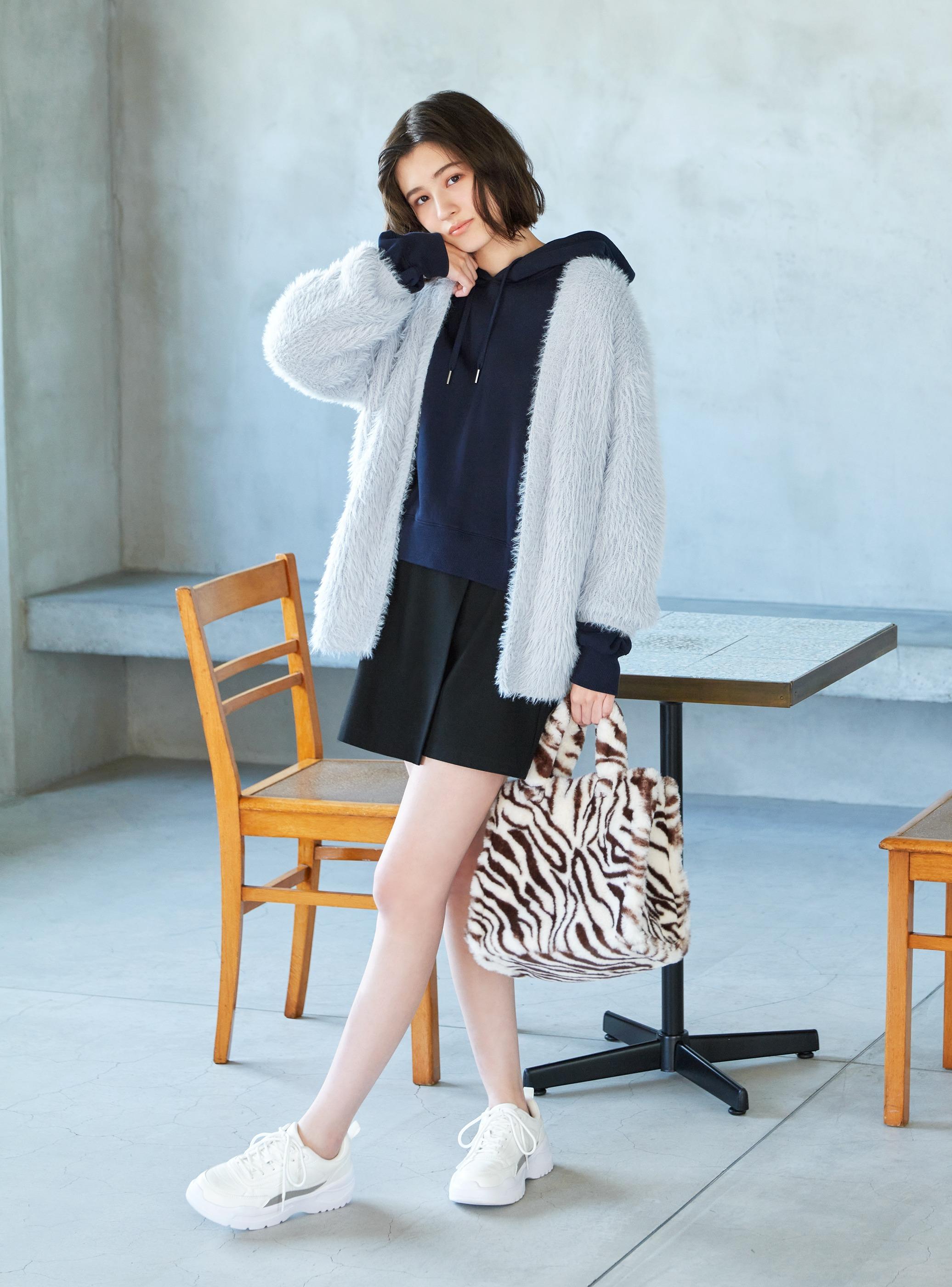 Feather Yarn Oversized Cardigan $149 (原價$199)