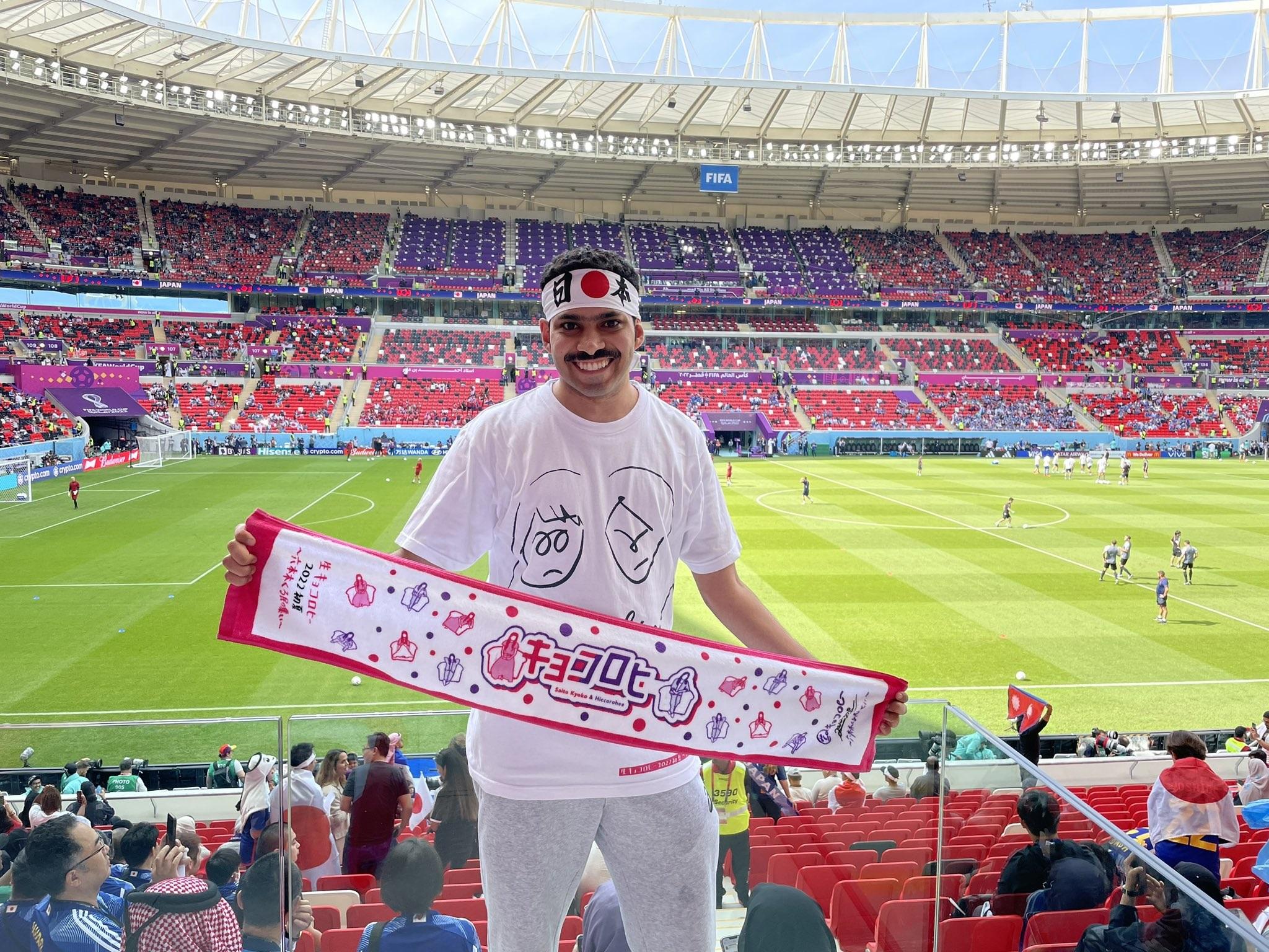 Hamad穿上的也是日向坂46的T裇。(Twitter圖片)