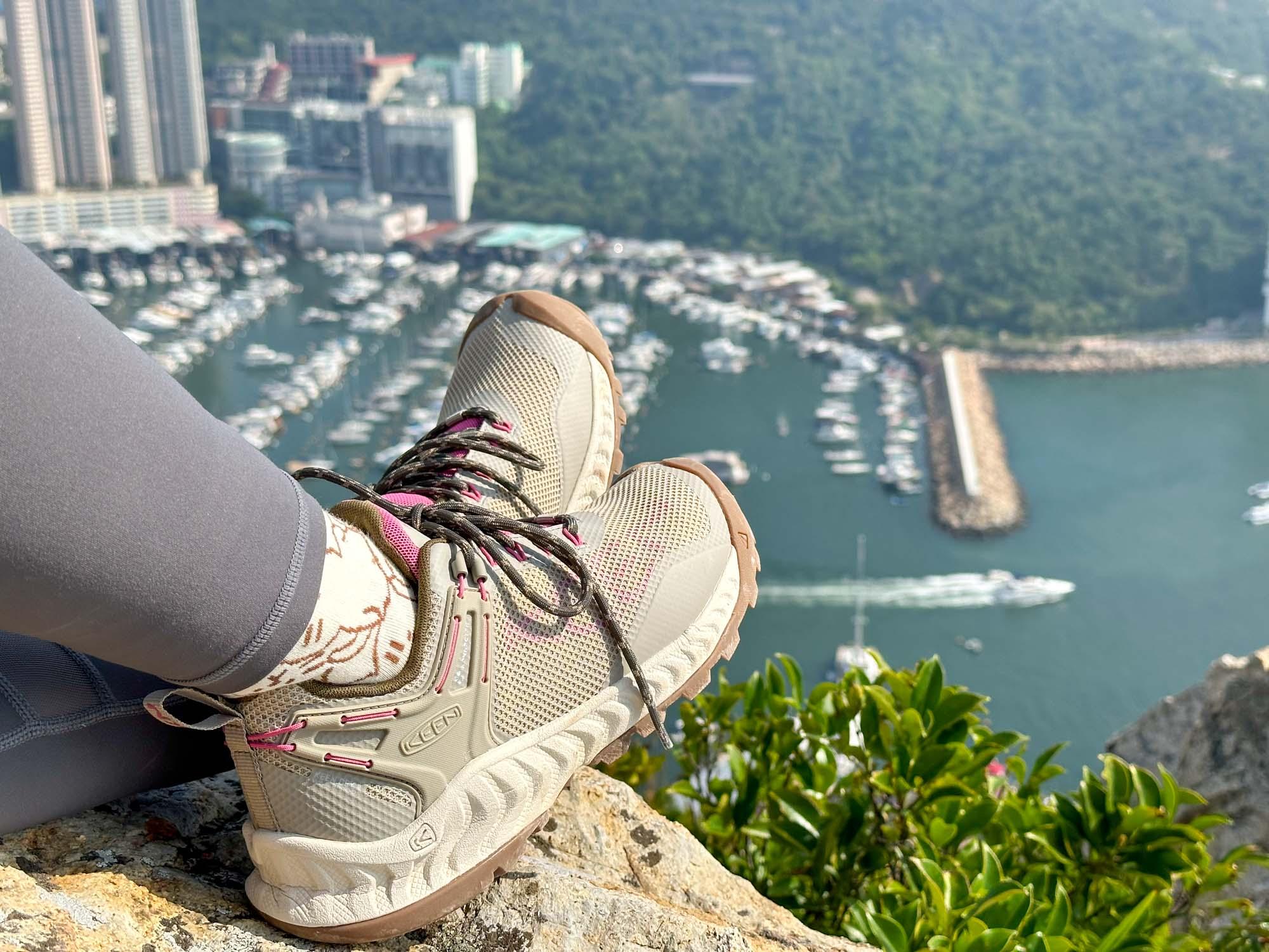 KEEN NXIS EVO WATERPROOF的KonnectFit鞋身結構,提升穩定度