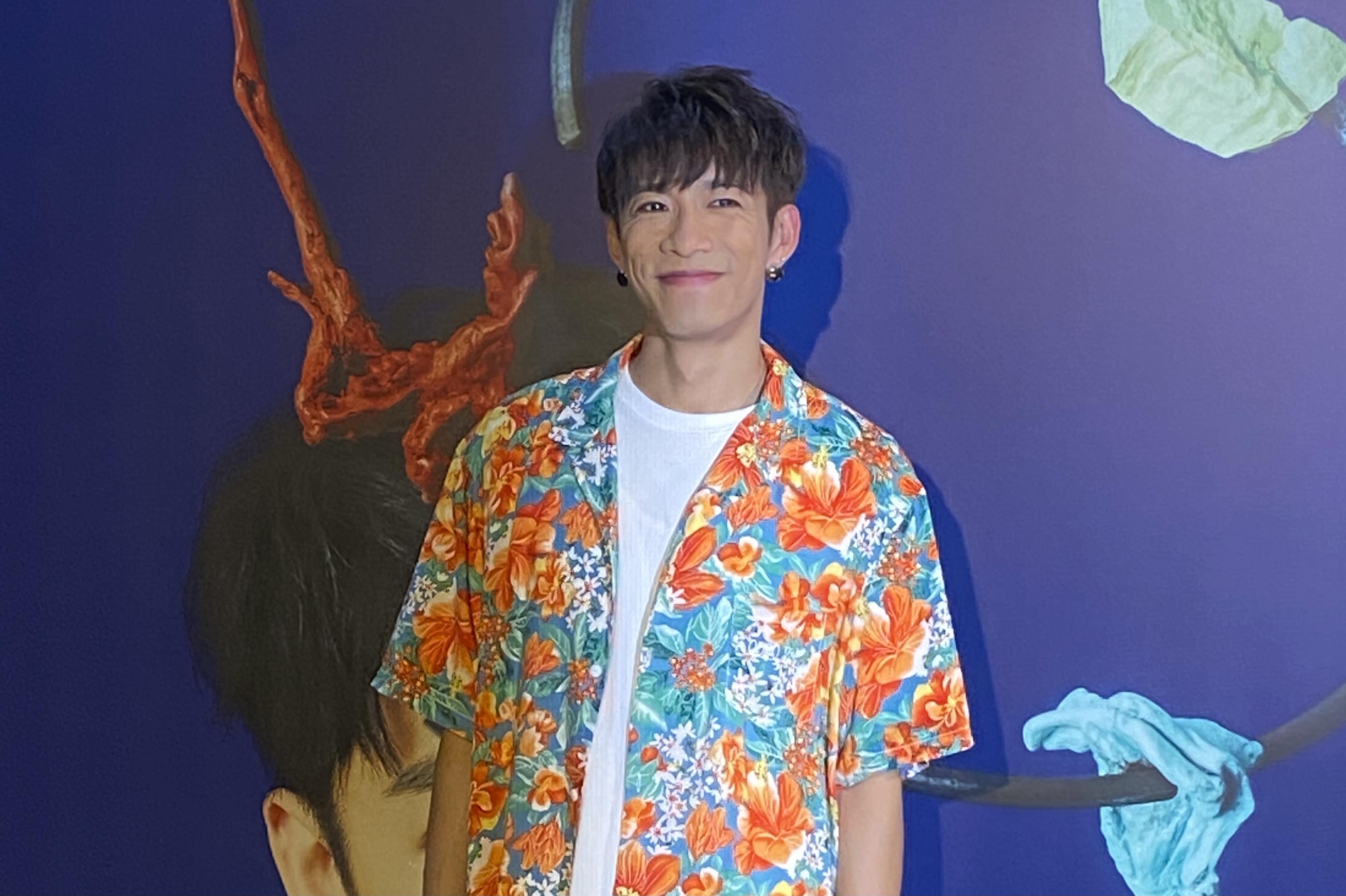 洪嘉豪受訪時自言首開個唱壓力大。