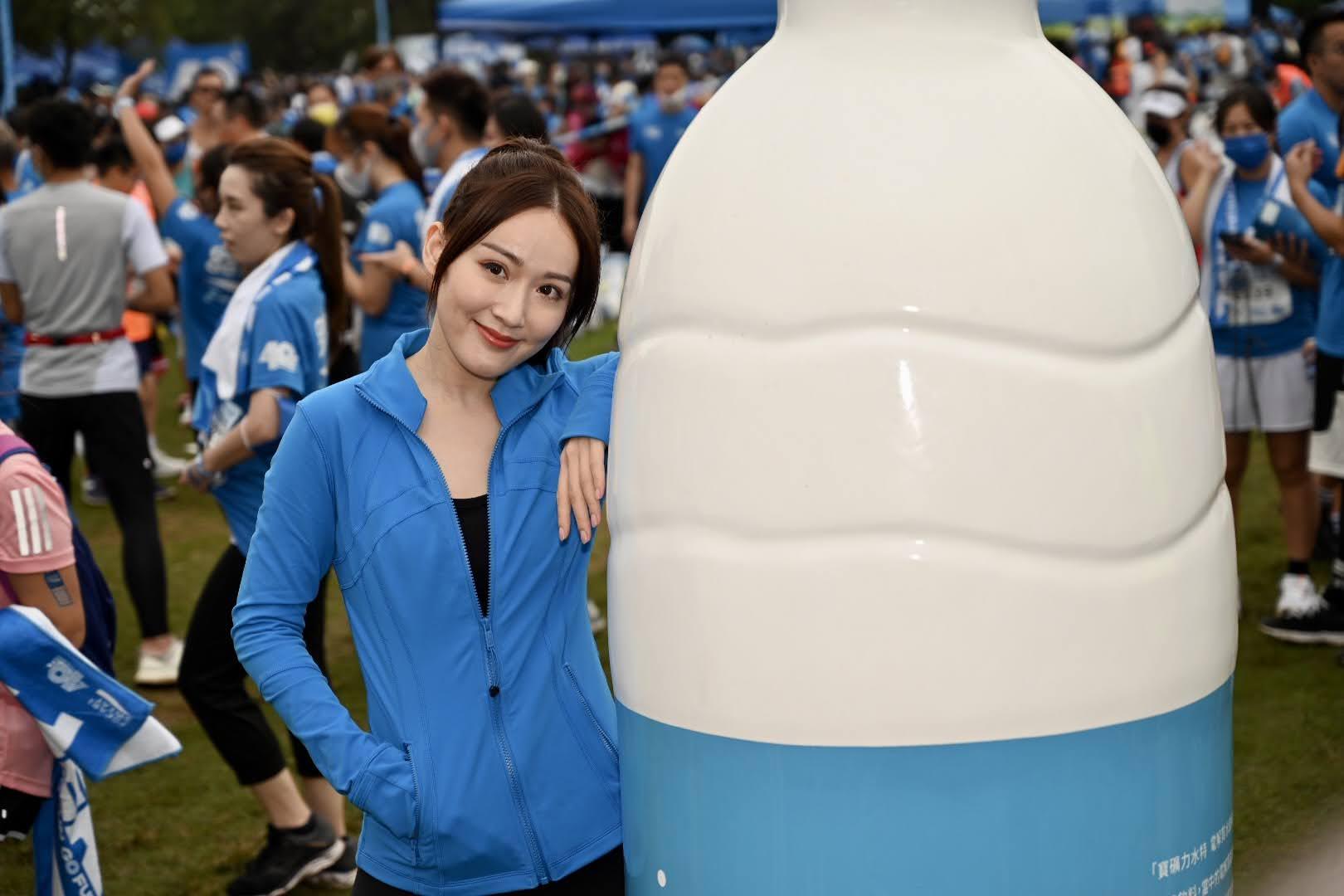 吳海昕出席寶礦力水特跑步祭。