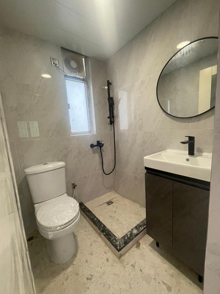 浴室部分設備為全新,更非黑廁。(代理提供相片)