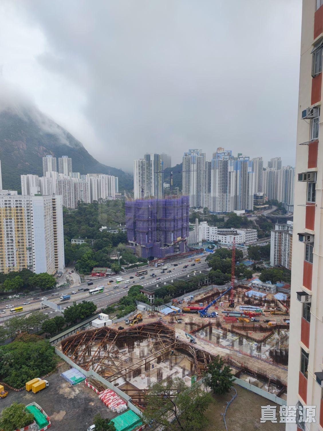 單位景觀望開揚樓景和山景。(代理提供)