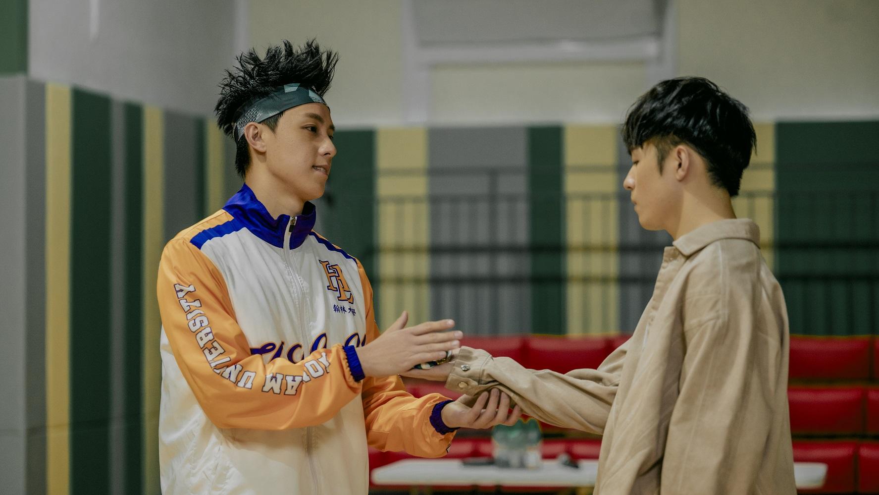 Ian演的卓立鋒拒聽好友的勸說。(《季前賽》劇照)