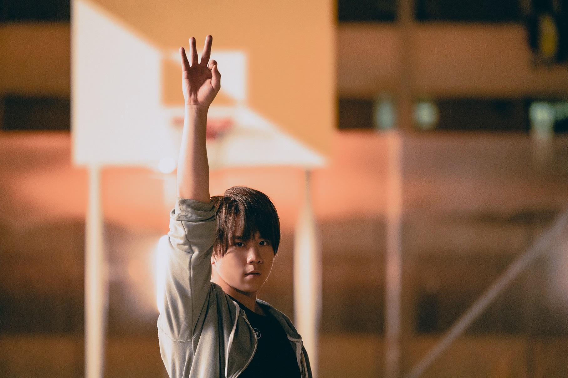 Kay笑指囡囡不及她專一,既看Anson Lo又被姜濤吸引。