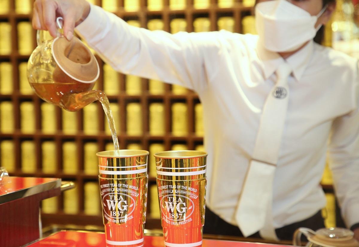 過程中使用特別過濾熱水