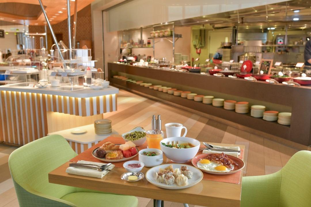 客人可於翌日在The Place享用自助早餐。