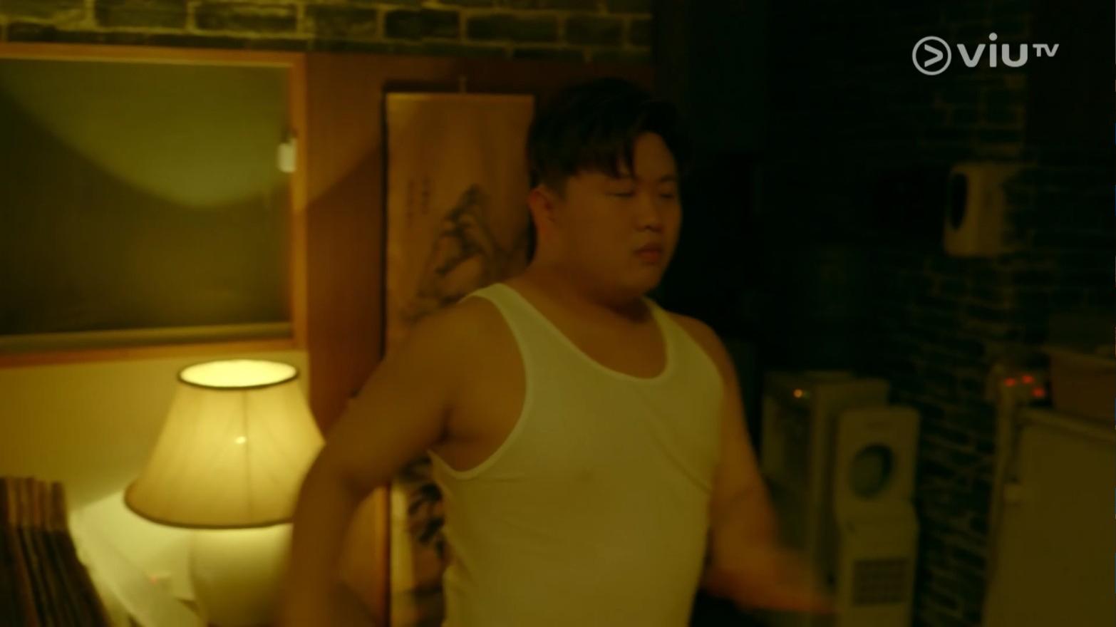 肥仔暫到「河馬」葛綽瑤的中醫館暫住。