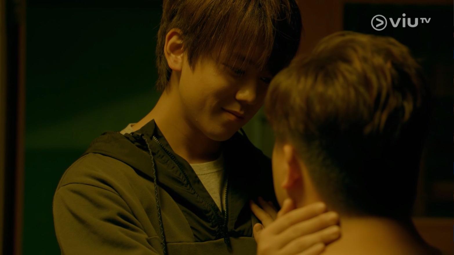 姜濤與肥仔這一幕充滿濃濃愛意。