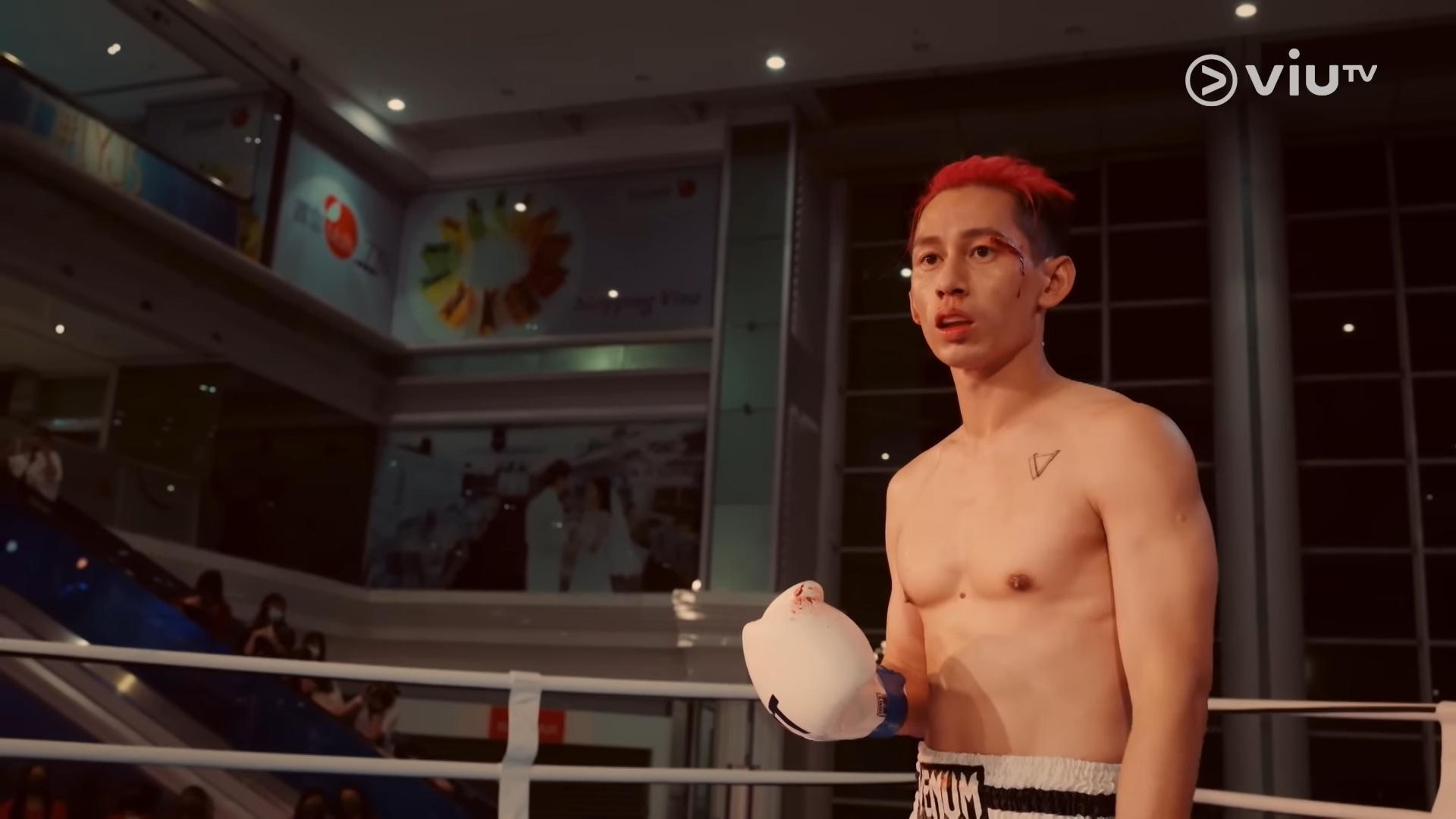 袁天就開始神情呆滯。