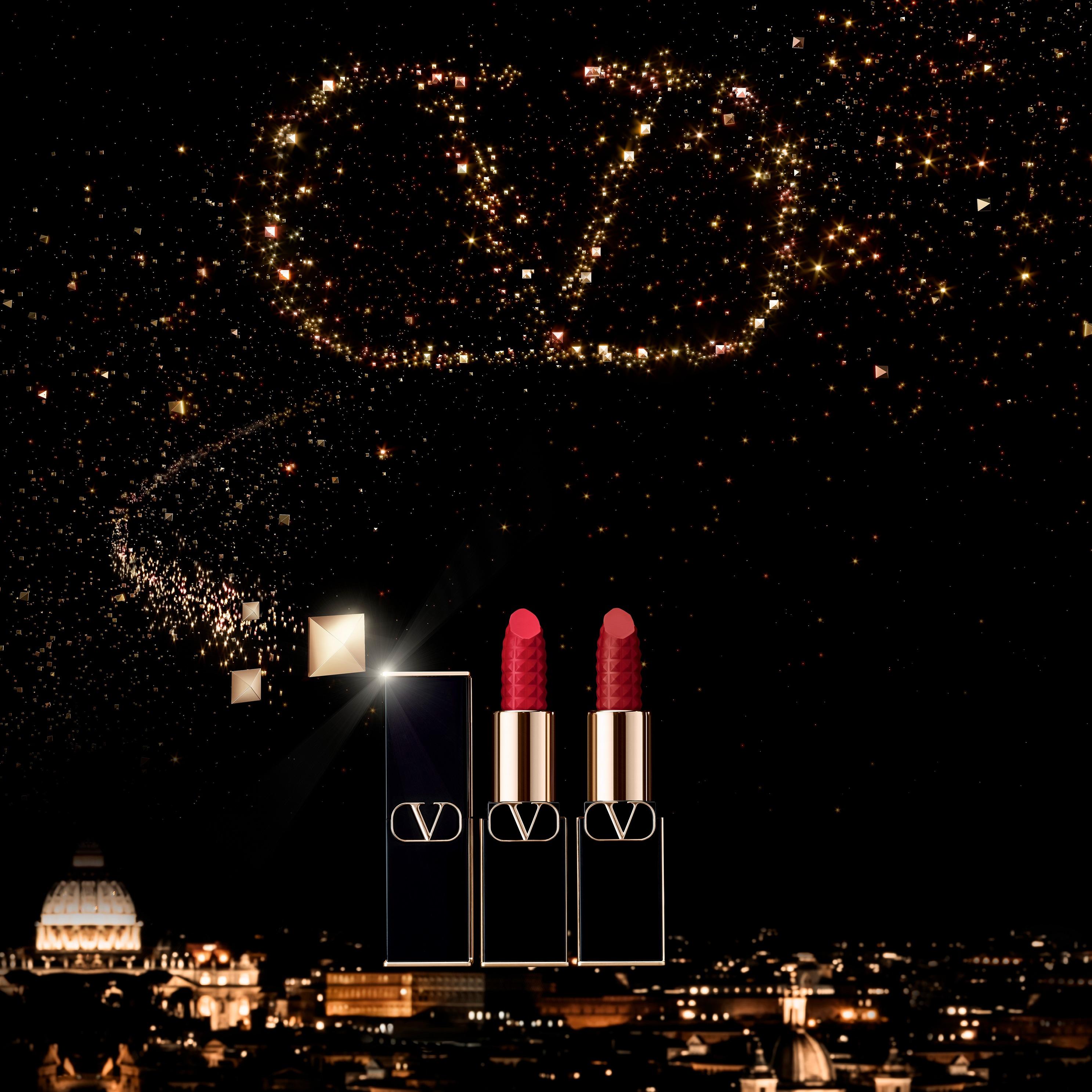 限量版Rosso Valentino高訂經典唇膏包括兩款經典色系:霧感高訂暖紅色22A及絲絨啞緻的復古紅棕色111A。各$390