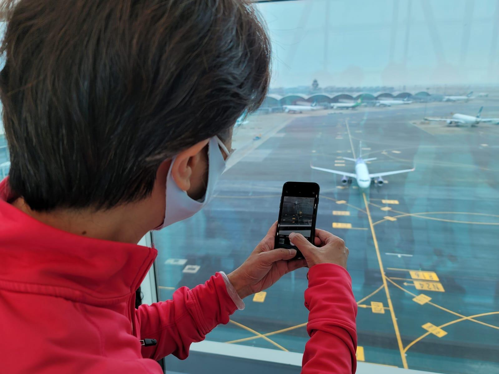 旅客經走廊前往T1衛星客運廊只需8至10分鐘