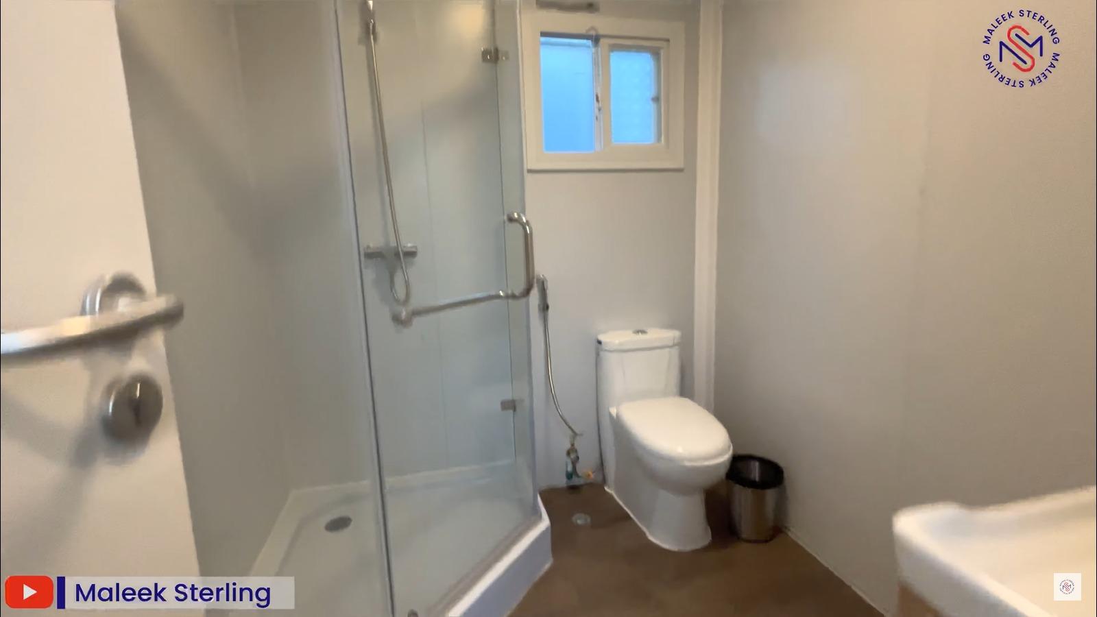 卡塔爾球迷村。(Maleek Sterling youtube影片截圖)