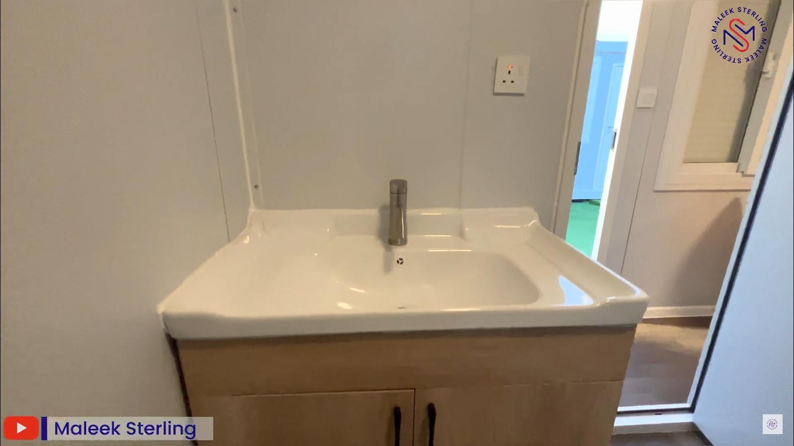 卡塔爾球迷村。(Maleek Sterling youtube影片截圖)