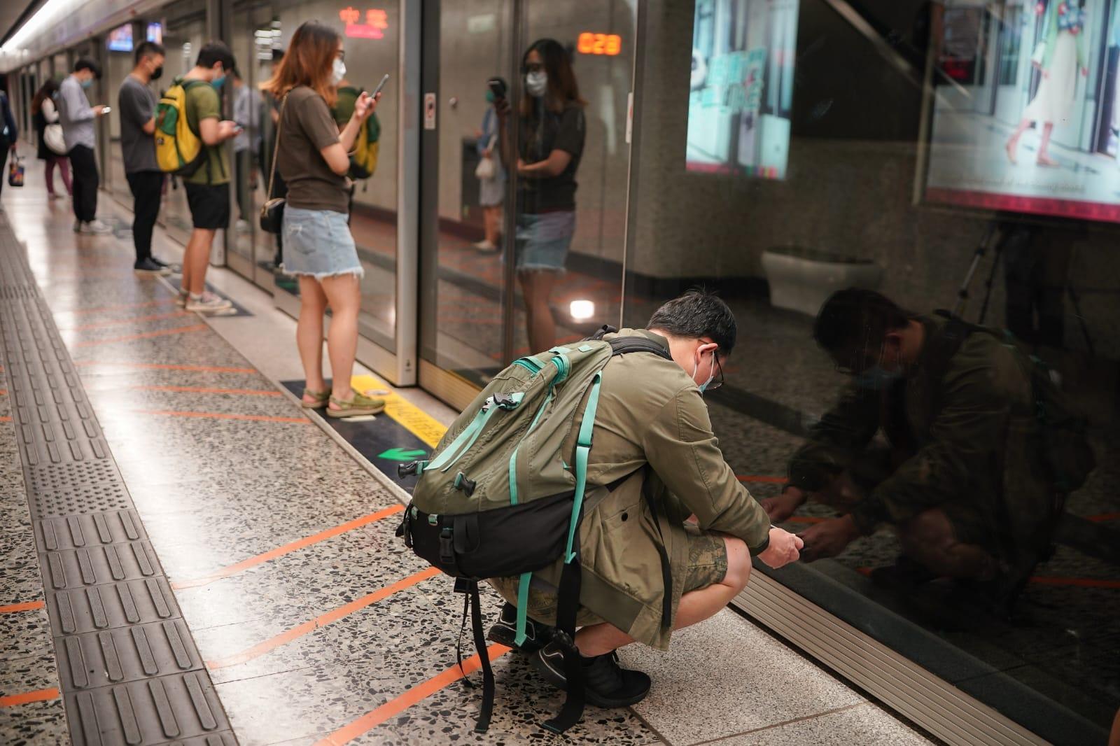 港鐵出軌甩門|荃灣綫列車服務今早回復正常 乘客:喜出望外