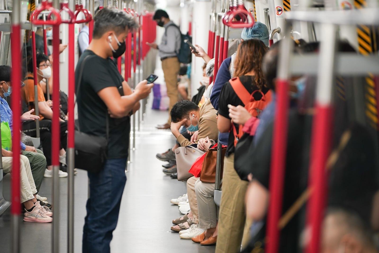 港鐵出軌甩門|港鐵車務總監:初步相信隧道軌旁金屬護欄組件移位致列車偏離