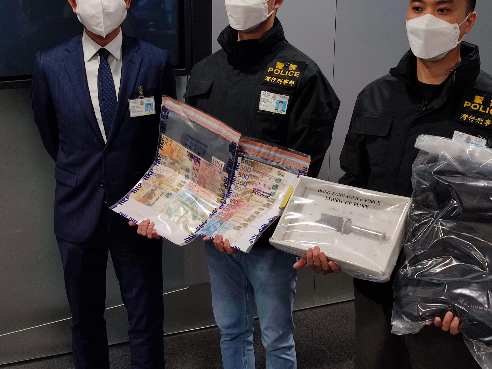 警拘兩男連環打劫妓女 兩鳳姐共失2.9萬。(鍾式明攝)