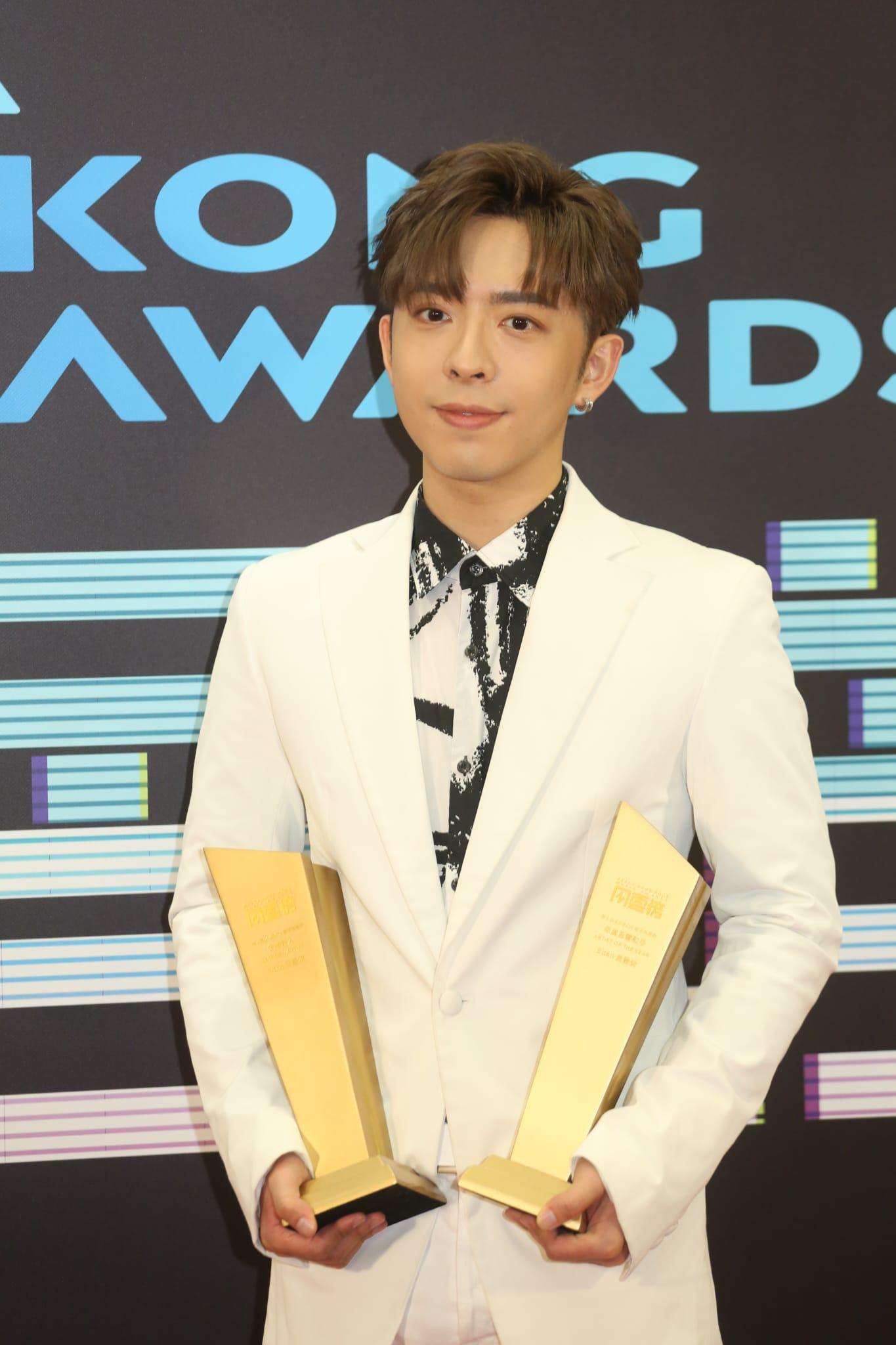 Edan獲得「年度風雲歌手」同「年度新人」。