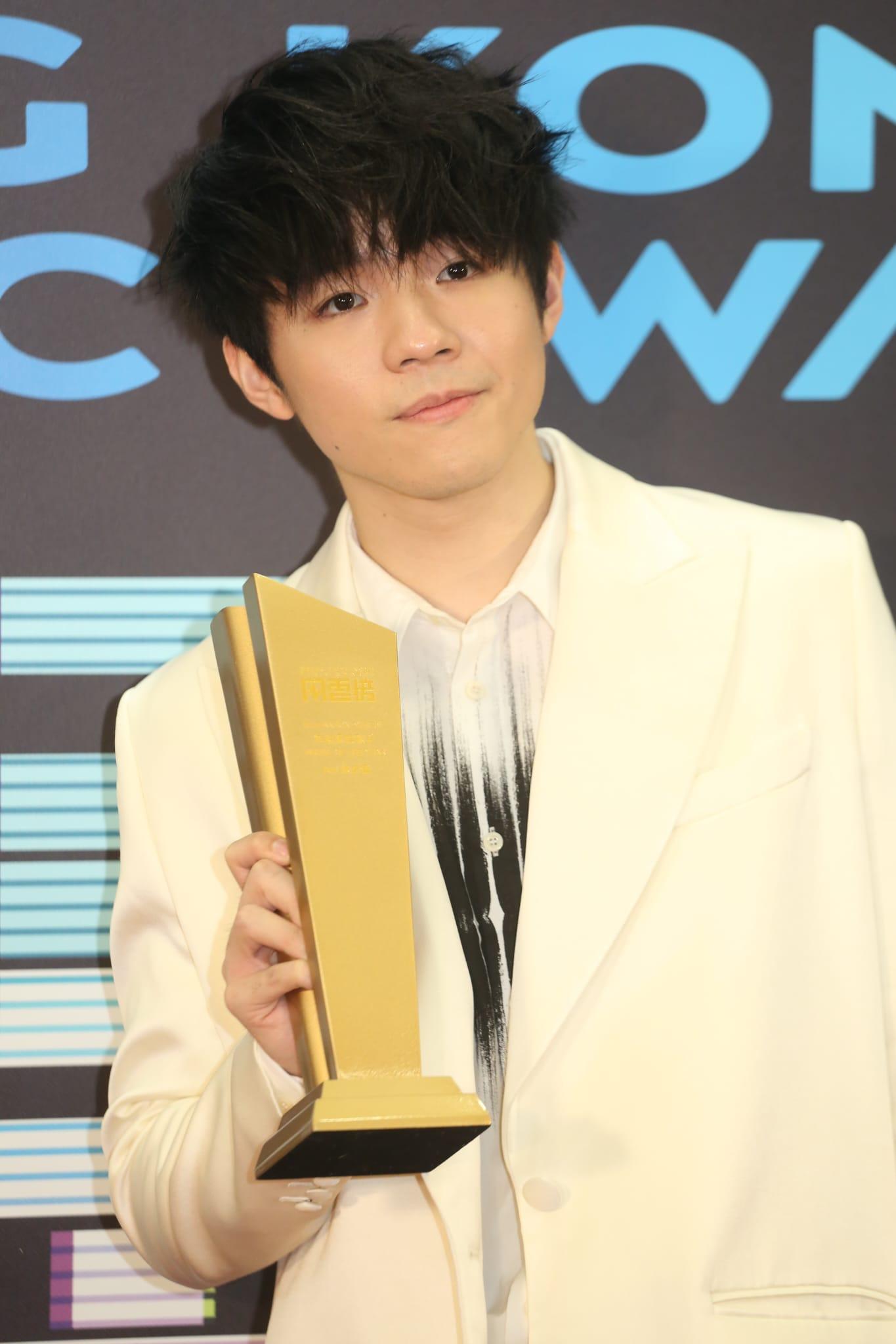 陳卓賢獲「年度風雲歌手」。