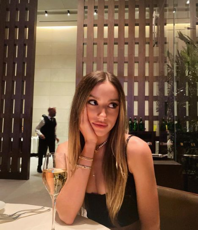 女事主Cory稱被人以AirPods跟蹤。(互聯網)