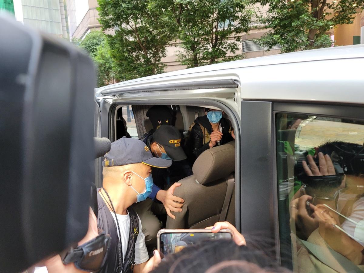 不良營銷|79歲長者疑被威嚇碌逾10萬買藥材 銅鑼灣一藥店3職員被捕