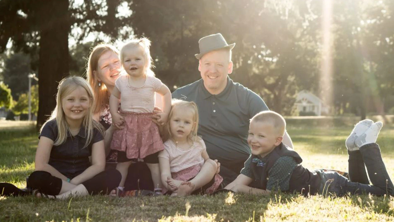 Rachel及丈夫Philip本身育有4名子女。(互聯網)