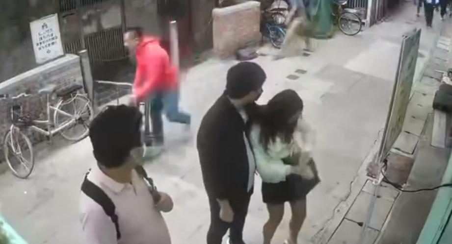 二人最後動武。