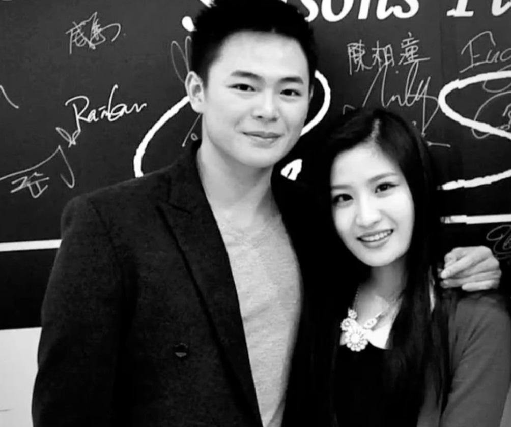 KOL兼花店老闆Sean Lam近日成網民追捧對象,他與Coffee的隔空過招亦搞到一地花生。