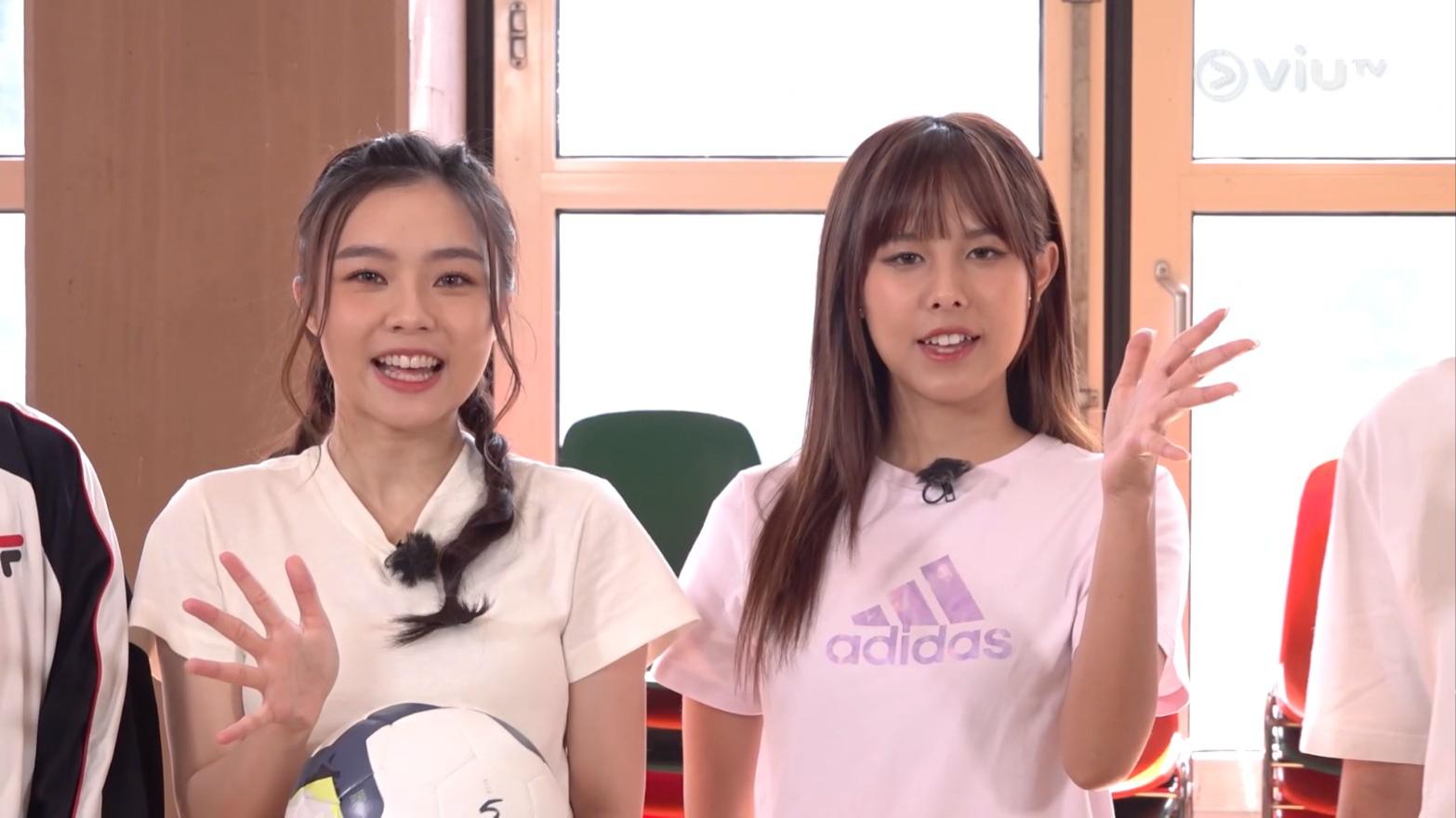 葛綽瑤Yoyo(左)與許寶恆Alice主持《波係咁踢》