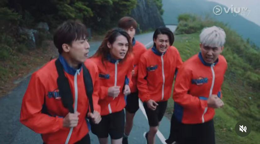 Tiger零偶包演乸型拳手。