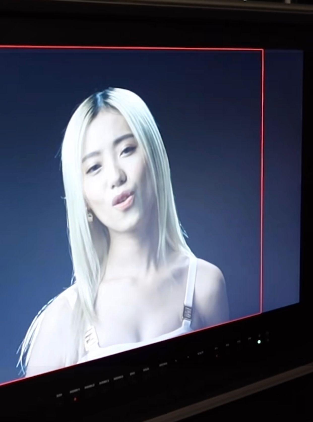 Jace今年工作量不多,為林家謙個唱以隔空形式登場。