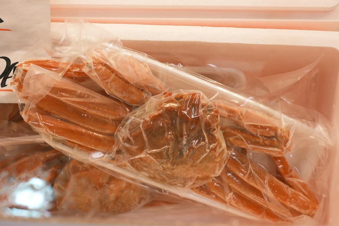 客人來到到店裡不單可以平價將原隻急凍蟹買走,更能坐下來品嚐日本蟹肉的滋味。