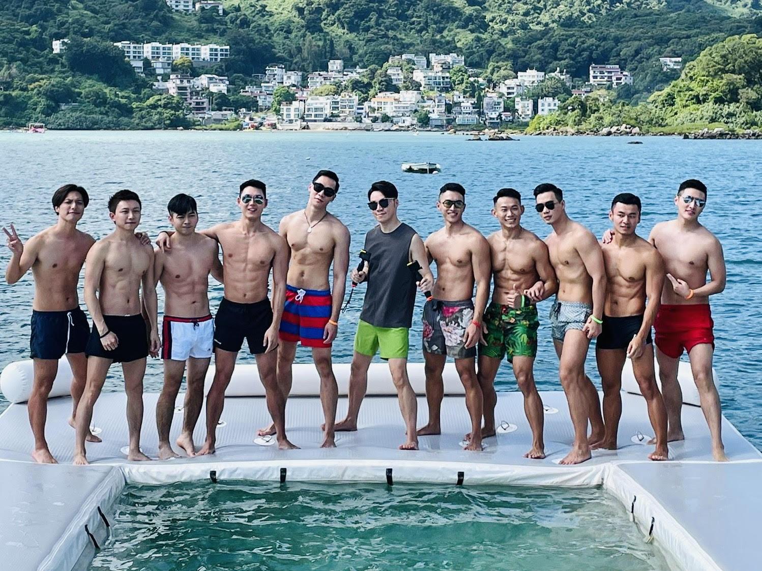 《仔仔一堂》第七集到第九集,安排10位仔仔上遊艇開P。