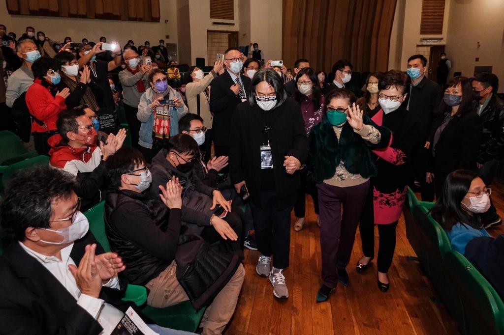 仙姐鮮有露面,出席「帝女花」盛會,觀眾異常興奮。