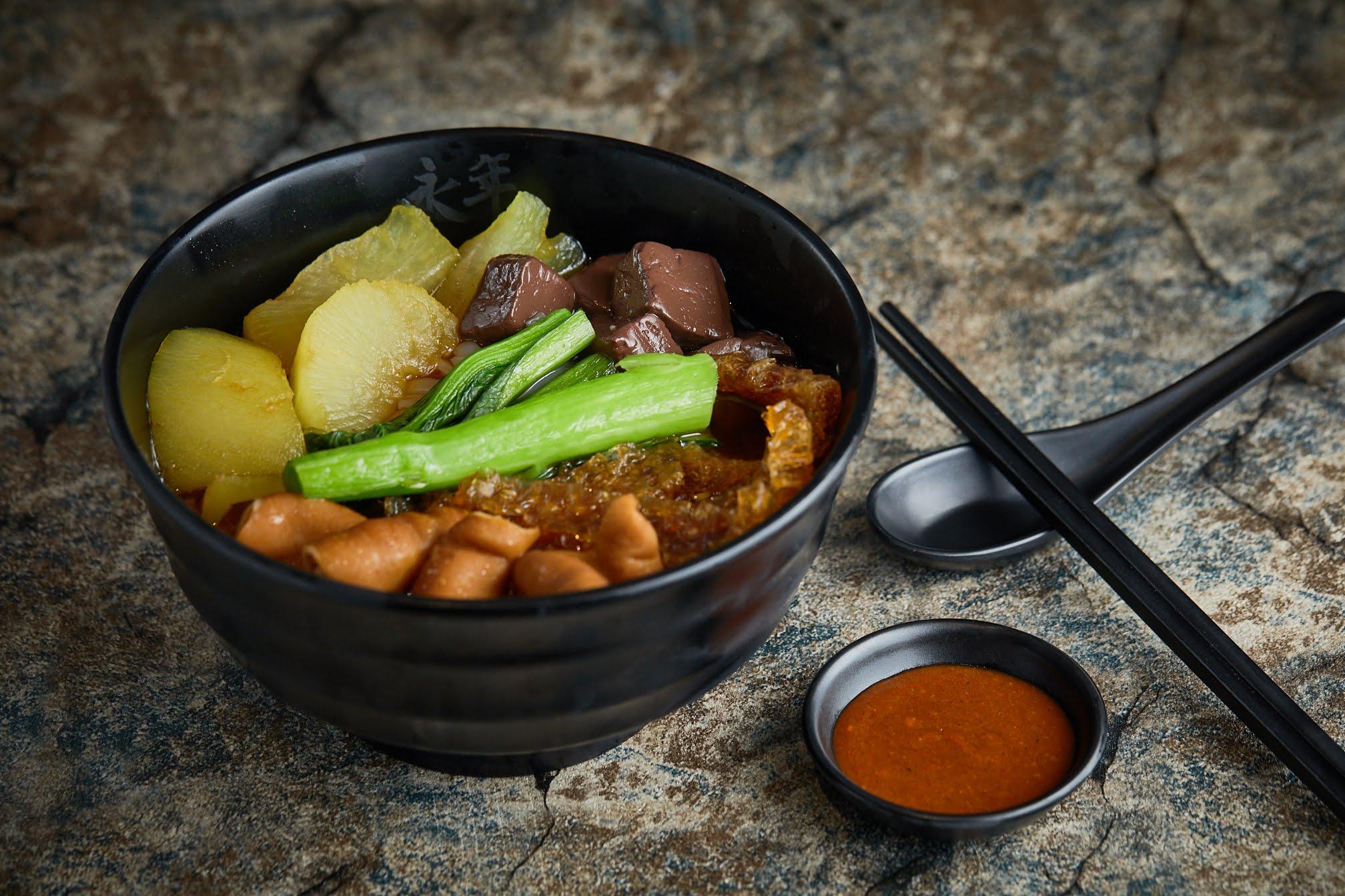 14. 永年士多的四餸車仔麵套餐