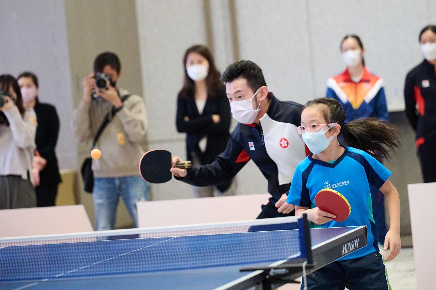 港隊世乒賽取佳績 恒生向代表團隊頒發35萬元特別獎金