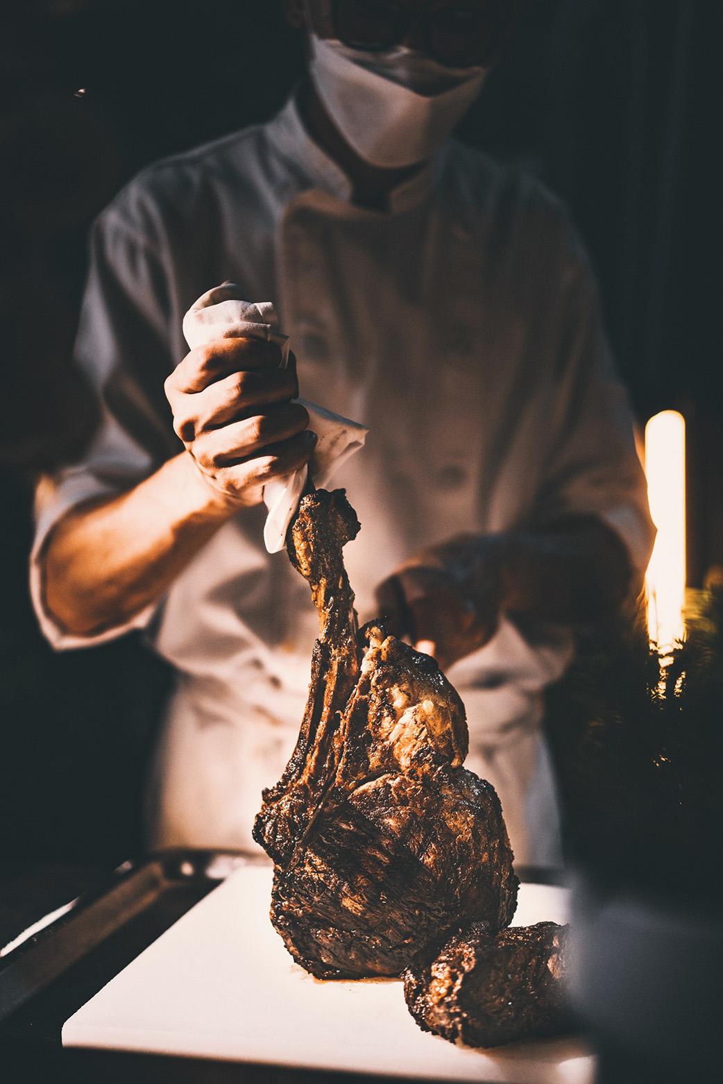 斧頭扒及牛柳主廚都會分給大家,兩者肉味肉質各不同。