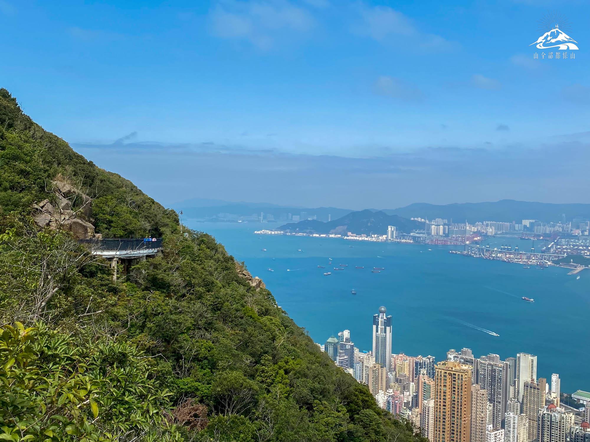香港島的盧吉道視野廣闊,由西至東都一覽無遺,是看日出好地方