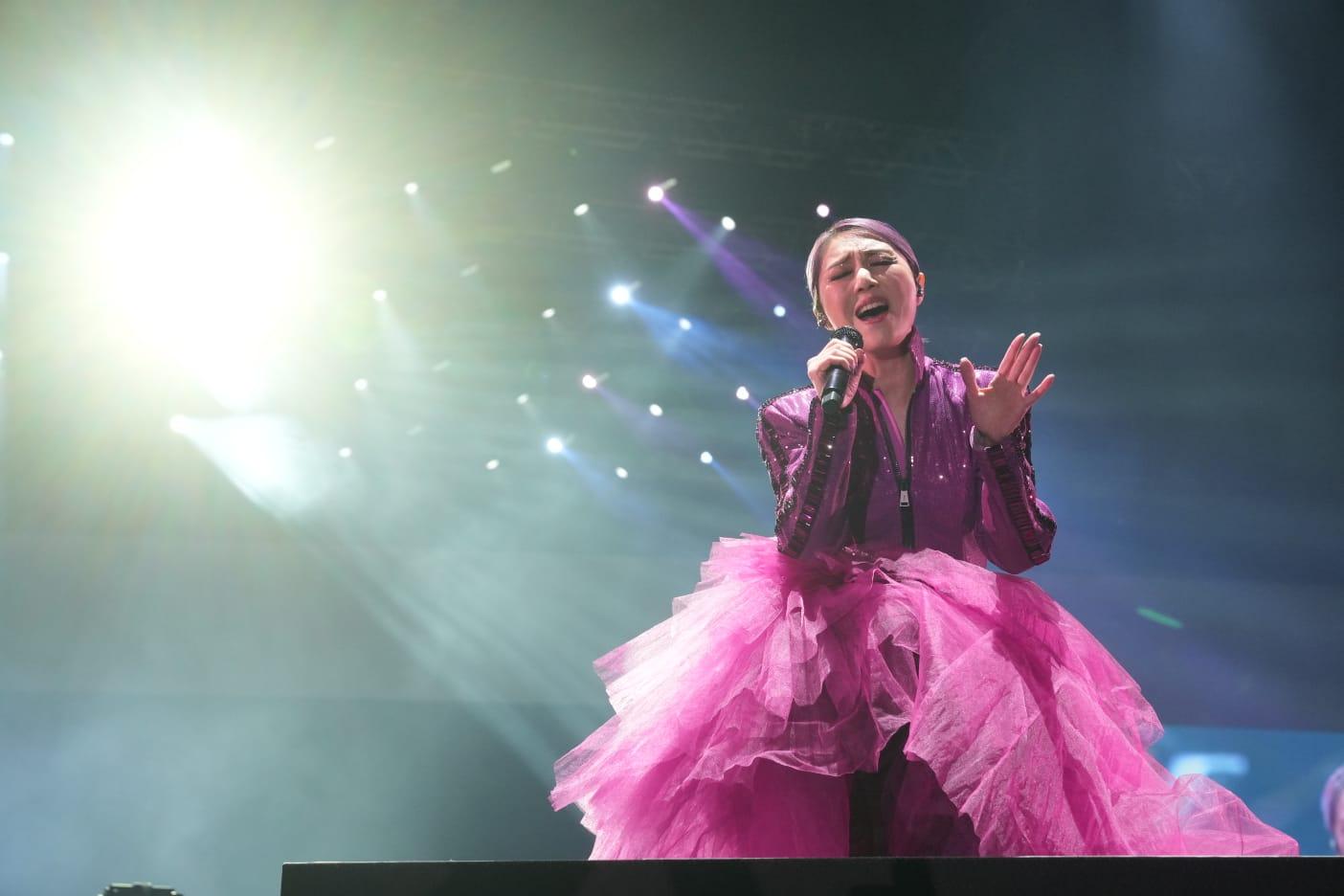 楊千嬅《MIRIAM YEUNG B minor MUSIC LIVE 2022》,尾場演唱會兩度灑淚。(陳奕釗攝)