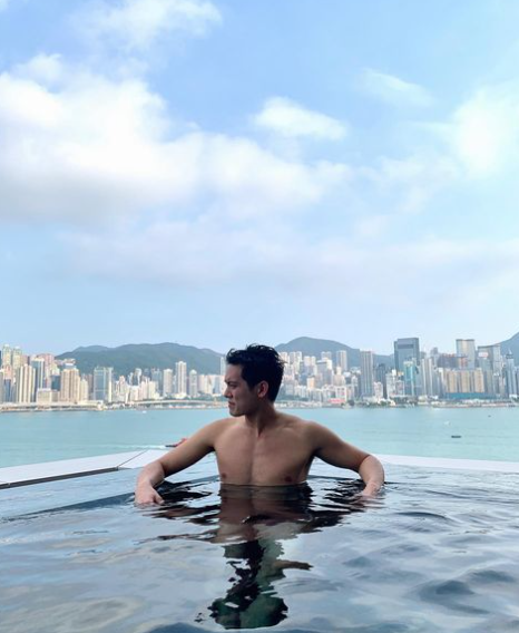 麥明詩的緋聞男友盛勁為,曾參加TVB選秀節目《衝上雲霄大選》。