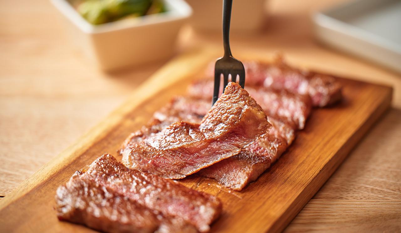 香煎牛排扒酸豆果醬