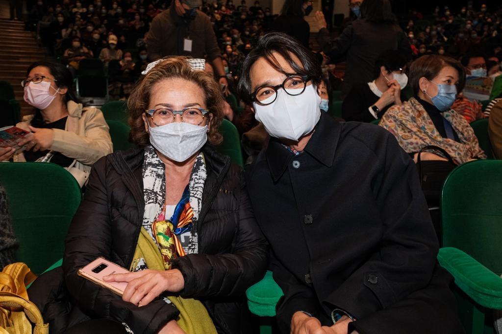 馮寶寶延期離港,與林家棟欣賞「帝女花」65周年盛會。