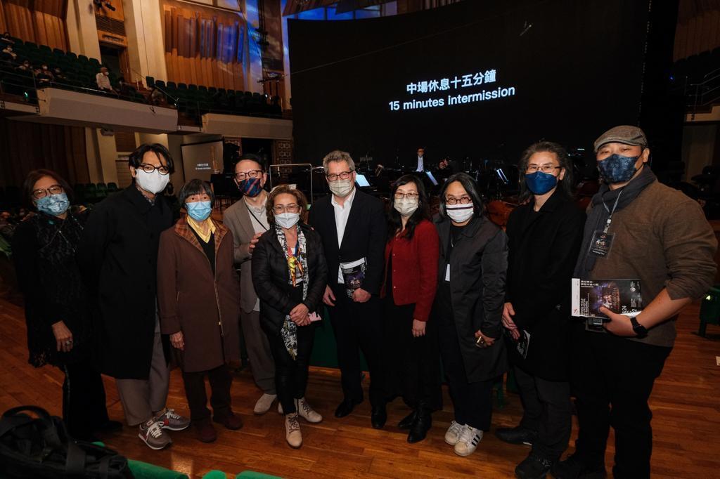 馮寶寶(左四)林家棟(左一)別場欣賞,與團隊開心合照!