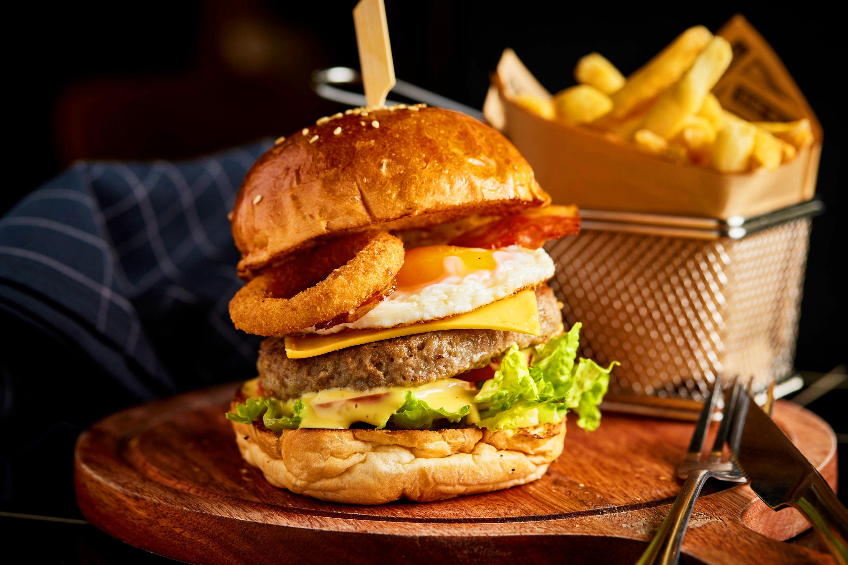 29. 鬍鬚仔漢堡的至尊牛堡