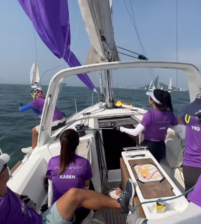 麥明詩與盛勁為曾在社交平台發布齊齊出海的相片。(麥明詩IG)