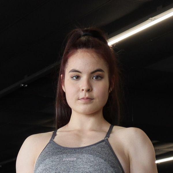 19歲健身網紅Ayaka Coffman。(網上圖片)