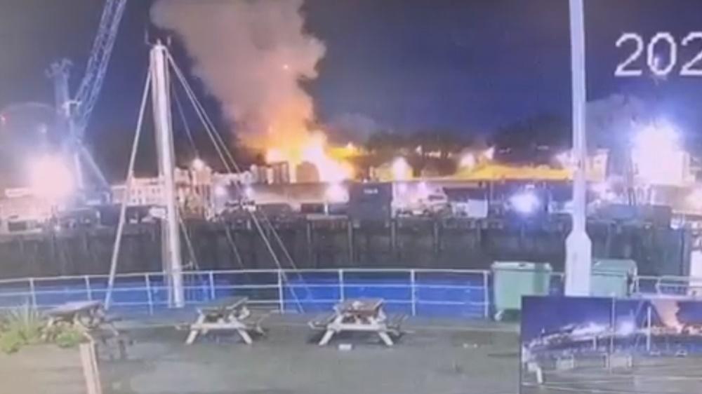 英倫海峽澤西島3層高樓宇爆炸倒塌,至少5死4失蹤料無生還者。(Twitter)