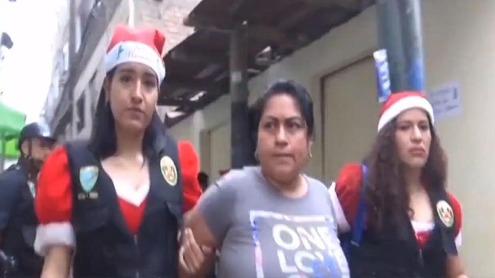 警方表示,警方即場拘捕4名男女毒販,檢獲6,000細包可卡因、104大包粉狀可卡因,以及279包大麻。(Twitter)