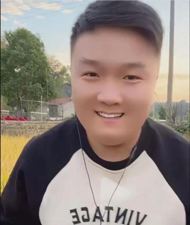 大陸網紅「小胖闖非洲」。(Twitter)